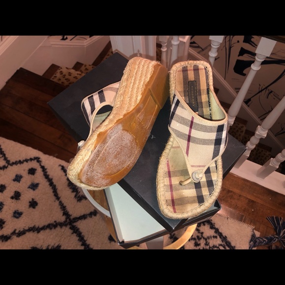 BURBERRY Classic Shlamia  Espd Toe Thong Wedge - Picture 7 of 8